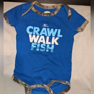 Boys Mossy oak Crawl Walk Fish on a blue onesie 6 to 9 months, can be unisex